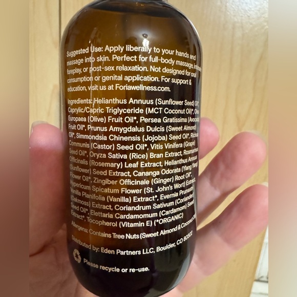 FORIA Massage Oil - Picture 4 of 15